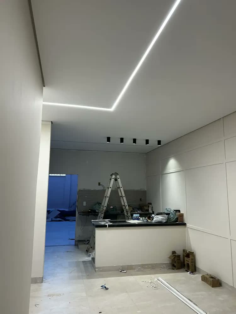 foto de Spot Sobrepor Redondo Delis Direcionável Led 3000K Branco Quente