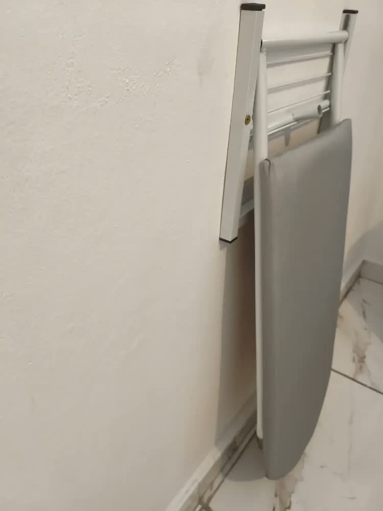 foto de Tábua De Parede Machado Casa E Lazer Suspensa Com Porta-Ferro Aço