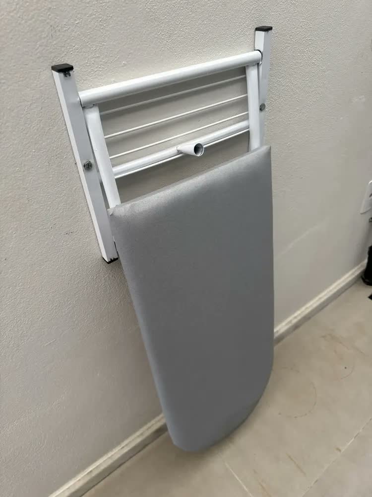 foto de Tábua De Parede Machado Casa E Lazer Suspensa Com Porta-Ferro Aço