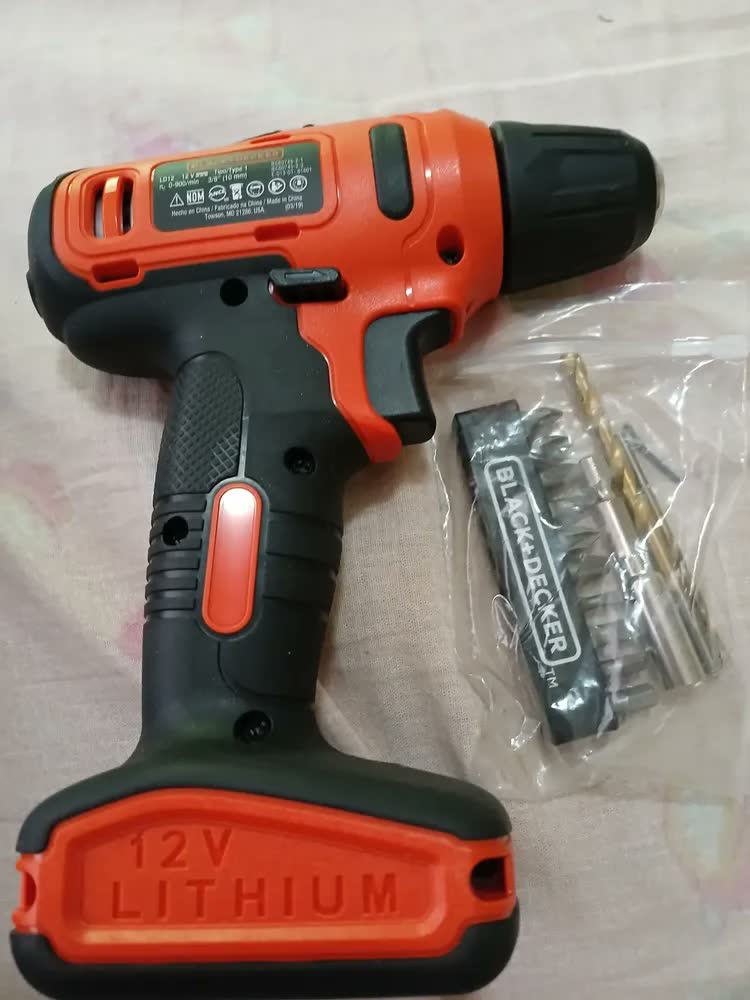 foto de Parafusadeira e Furadeira de Impacto 10mm 12V BLACK+DECKER LD12S-BR Com 13 acessórios