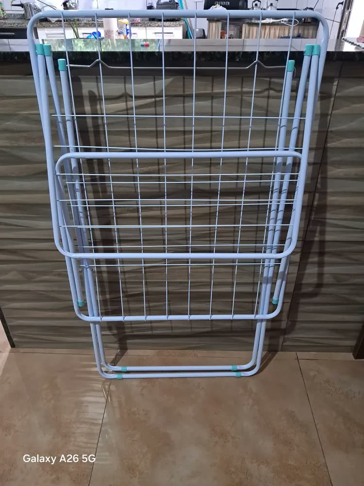 foto de Varal Para Roupa De Chão Com Abas Maxi Retrátil Dobrável Mor Cor Branco