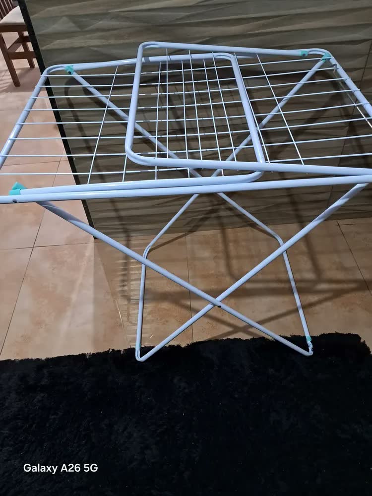 foto de Varal Para Roupa De Chão Com Abas Maxi Retrátil Dobrável Mor Cor Branco