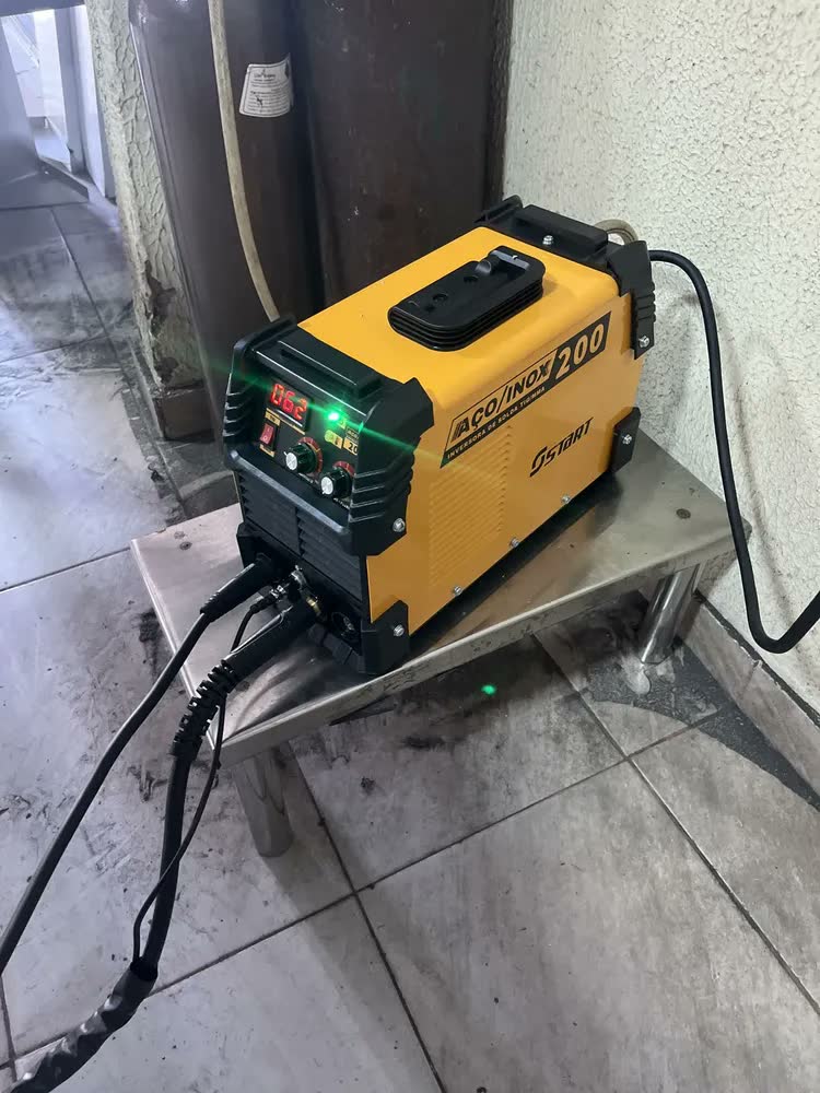 foto de Máquina Inversora De Solda Start Multiprocessos Tig Mma Eletrodo Aço/Inox 200a Com Tocha Tig E Acessorios