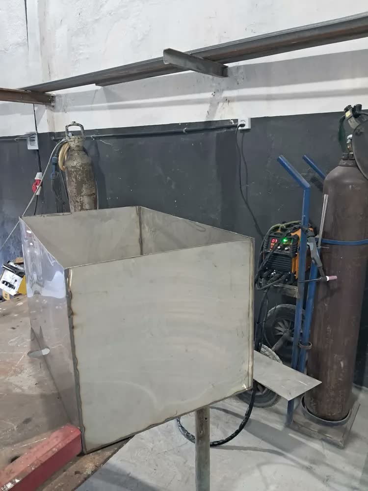 foto de Máquina Inversora De Solda Start Multiprocessos Tig Mma Eletrodo Aço/Inox 200a Com Tocha Tig E Acessorios
