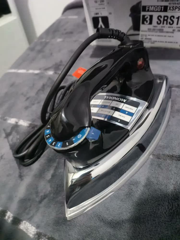 foto de Ferro a Seco Mondial, 1250W - FS-01-BI