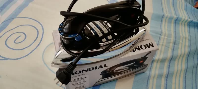 foto de Ferro a Seco Mondial, 1250W - FS-01-BI