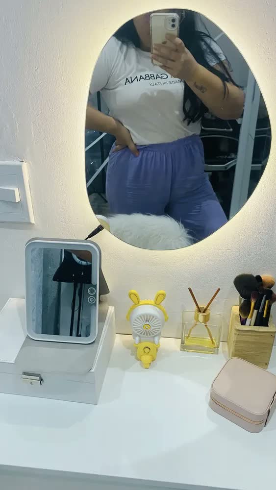foto de Espelho Pequeno Com Luz Led 30*40 Barato Maquiagem Rosto
