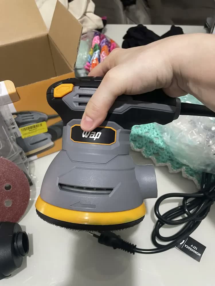 foto de Lixadeira Elétrica Roto Orbital WAP WF LR01 12.000 RPM Encaixe de Lixa em Velcro
