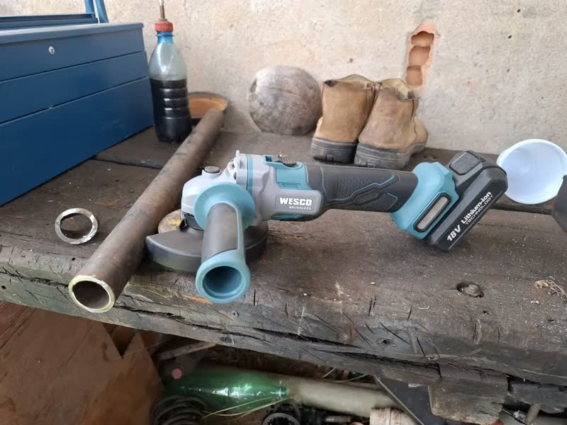 foto de Esmerilhadeira Angular Brushless 125mm Sem Bateria Wesco