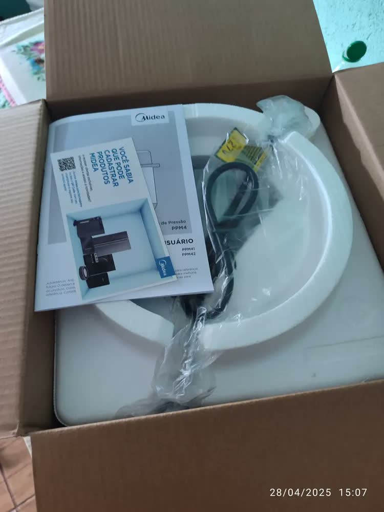 foto de Panela De Pressão Mecânica Preta E Inox 4l Midea Cor Cinza