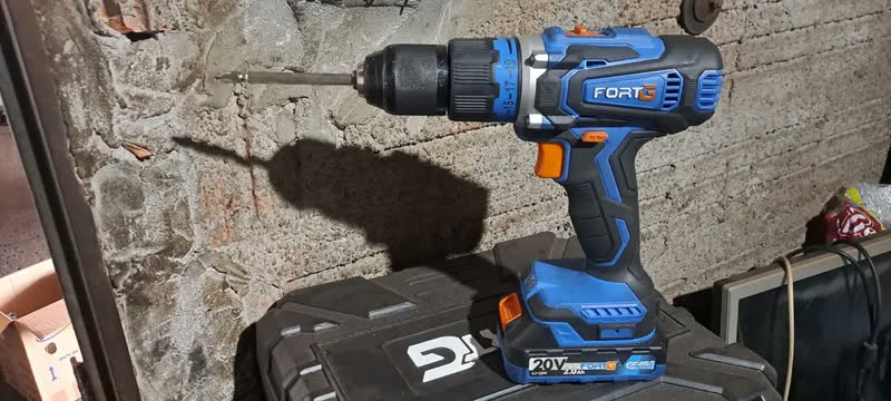 foto de Furadeira Parafusadeira Impacto FortG Pro 20V Bateria 13mm Com Maleta e Acessórios