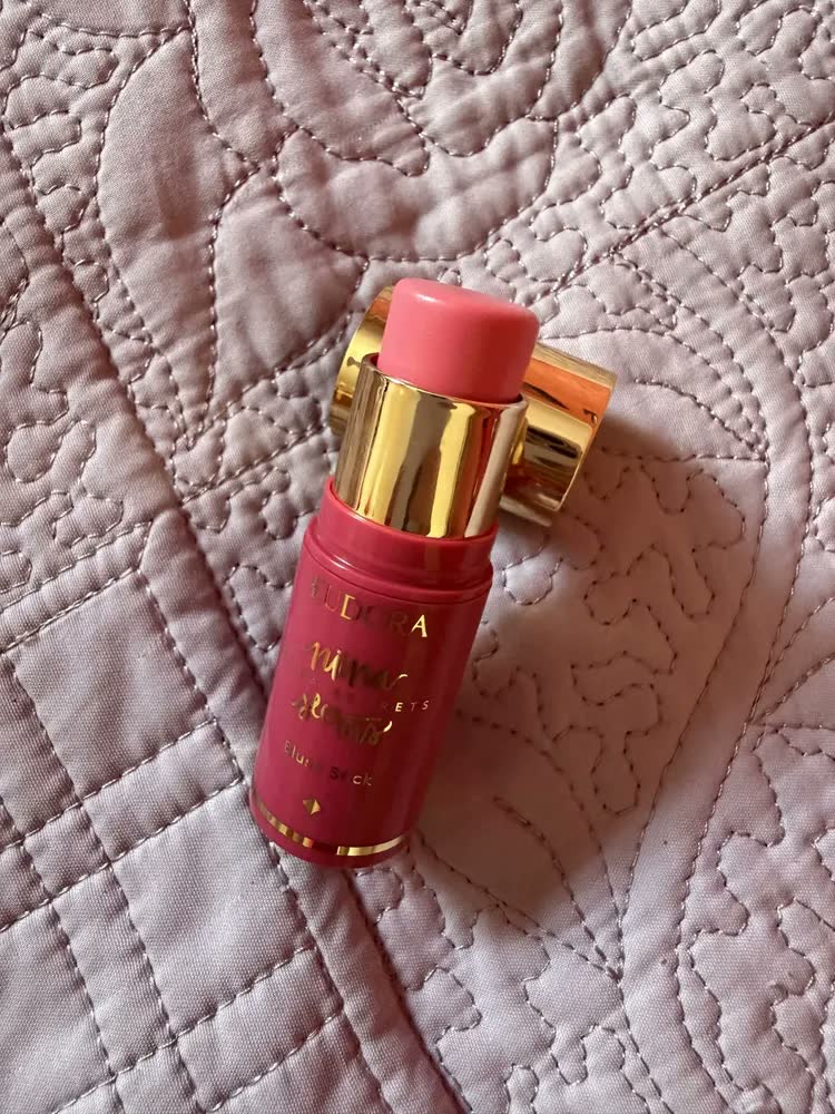 foto de Blush Stick Daily Rosa Niina Secrets Eudora 5g