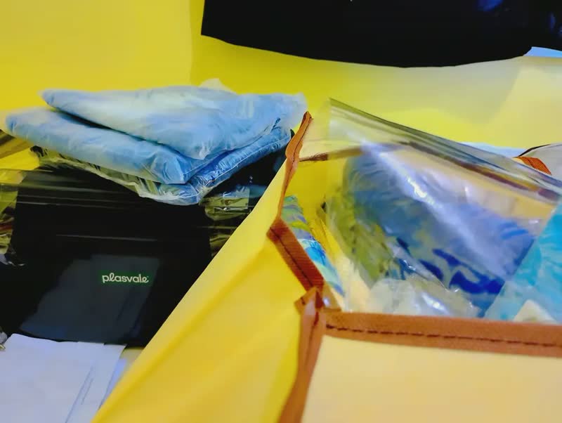 foto de Kit 5 Organizadores Multiuso Anti-mofo Edredom Roupas De Cama Cobertores Versátil Proteção Contra Umidade Tamanho G 60x45x30