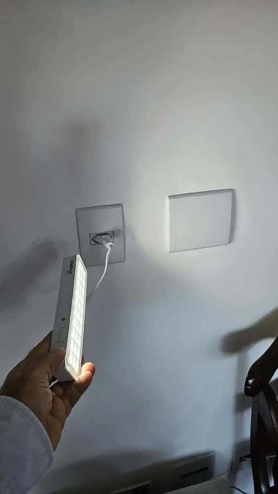 foto de Kit 2 Luminárias De Emergência Led Lea 31 Intelbrás Autônoma Cor Branco Recarregável Bivolt