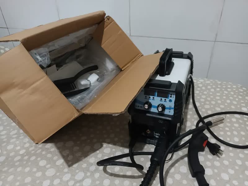 foto de Máquina Solda Inversora Mig+tig+mma 3 Em 1 Dobevi