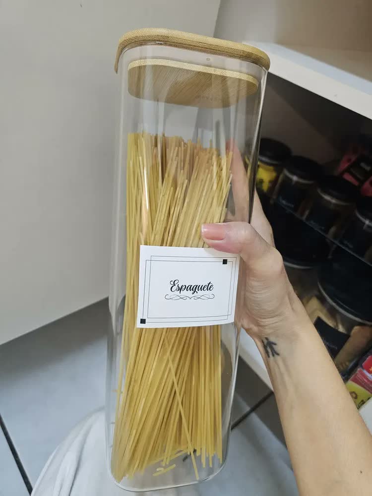 foto de Pote De Vidro Com Tampa De Bambu 2 Litros Quadrado Macarrão Cor Transparente