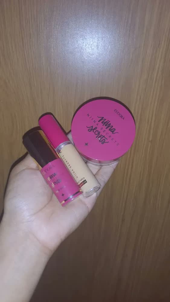 foto de Blush Stick Daily Niina Secrets - A Cor Tom Da Maquiagem Malva