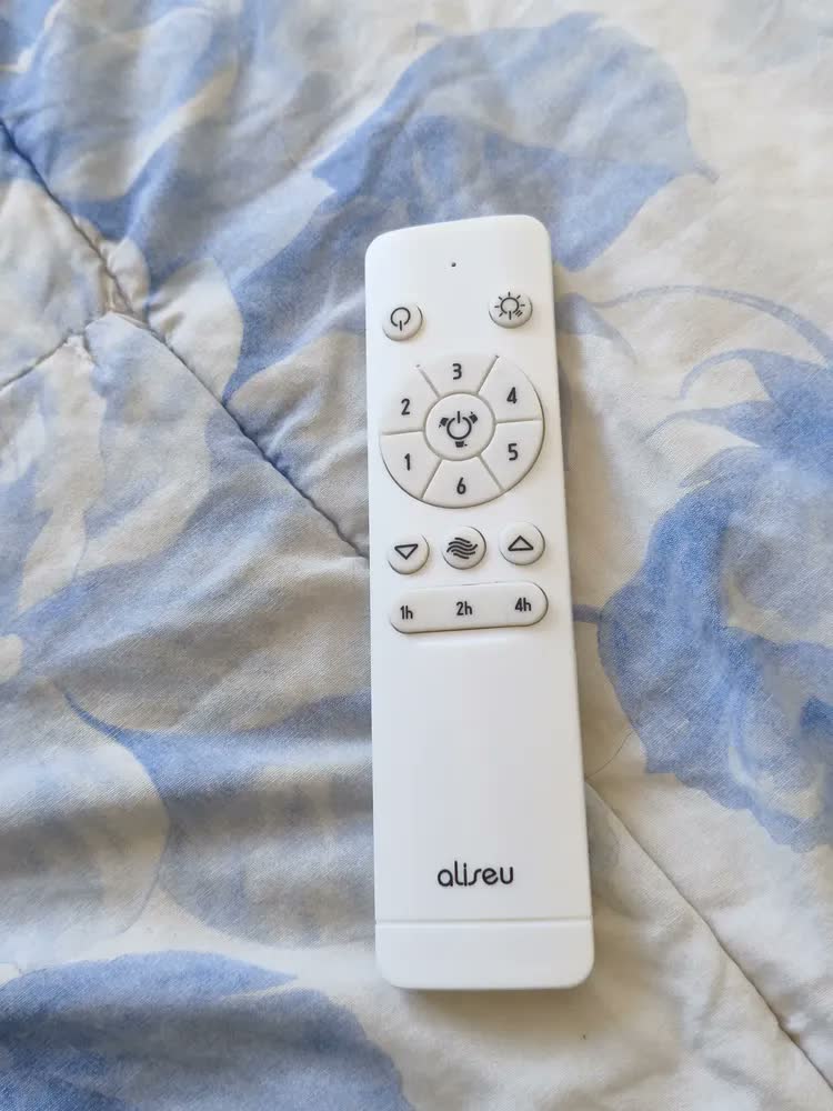 foto de Ventilador De Teto Aliseu Retrátil Pro Branco - Bivolt Diâmetro 56.4 cm Quantidade de pás 3