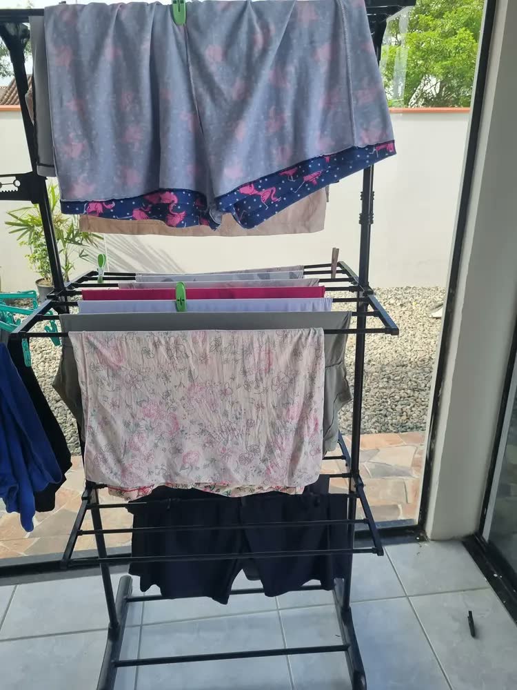 foto de Varal De Chao Grande De Roupas 3 Andares Dobrável Fasterr Cor Preto