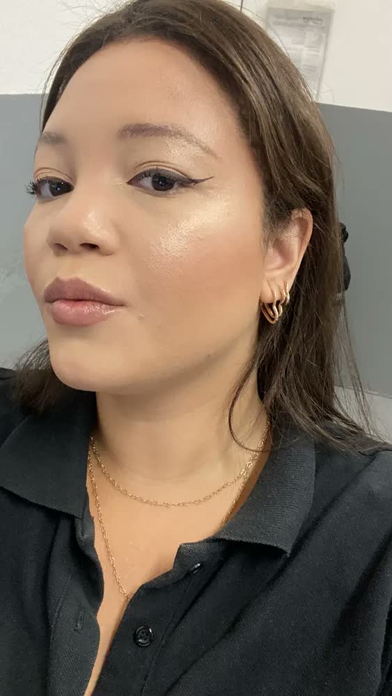 foto de Iluminador Líquido Luminous Niina Secrets A Cor Tom Da Maquiagem Bronze