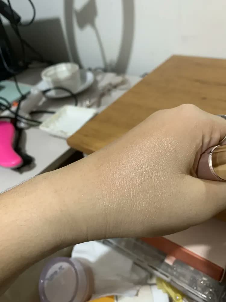 foto de Iluminador Líquido Luminous Niina Secrets A Cor Tom Da Maquiagem Rose