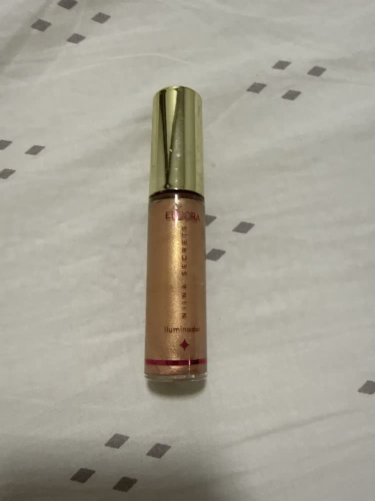 foto de Iluminador Líquido Luminous Niina Secrets A Cor Tom Da Maquiagem Rose