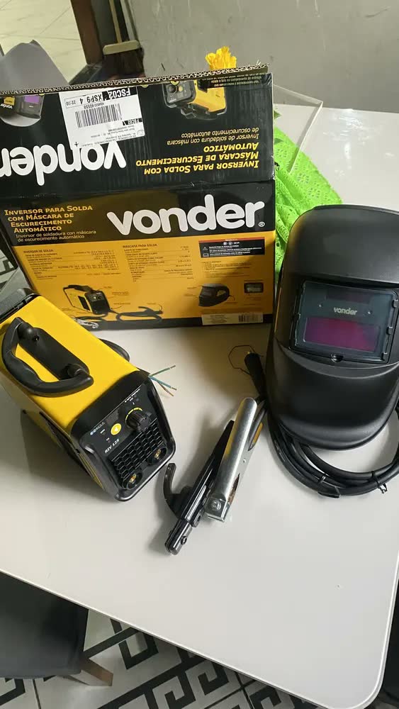 foto de Inversor Para Solda Eletrodo e TIG Im125 C/ Máscara Escurecimento automático Vonder