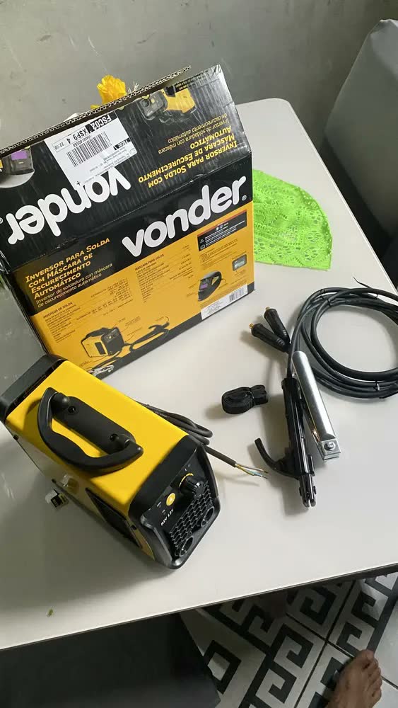 foto de Inversor Para Solda Eletrodo e TIG Im125 C/ Máscara Escurecimento automático Vonder