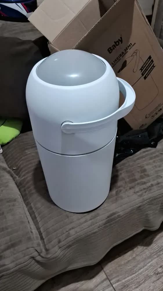 foto de Lixeira Antiodor Fraldas + Cesto De Roupas Bebe