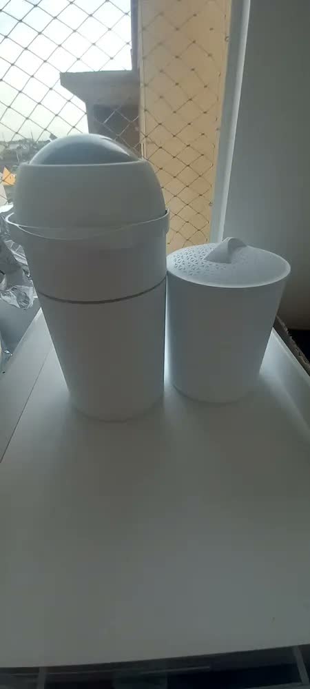 foto de Lixeira Antiodor Fraldas + Cesto De Roupas Bebe