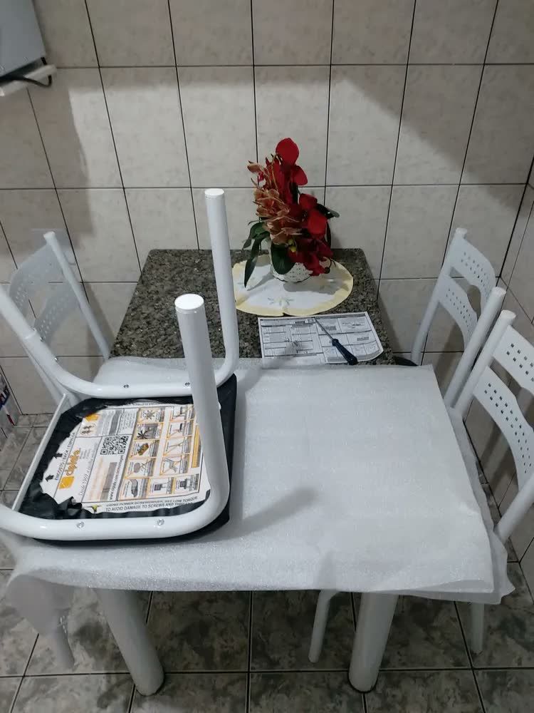 foto de Kit 4 Cadeiras Cozinha Jantar Ciplafe Luna Branco Assento Preto