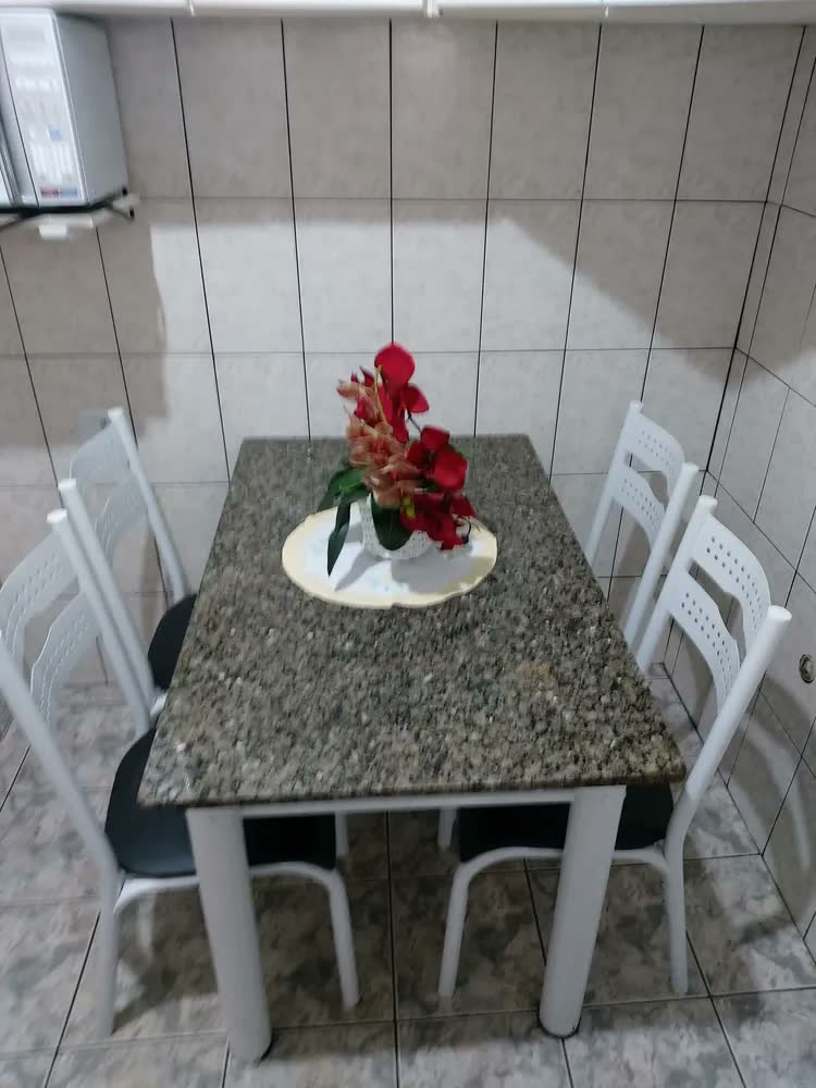 foto de Kit 4 Cadeiras Cozinha Jantar Ciplafe Luna Branco Assento Preto