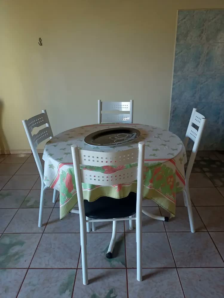 foto de Kit 4 Cadeiras Cozinha Jantar Ciplafe Luna Branco Assento Preto