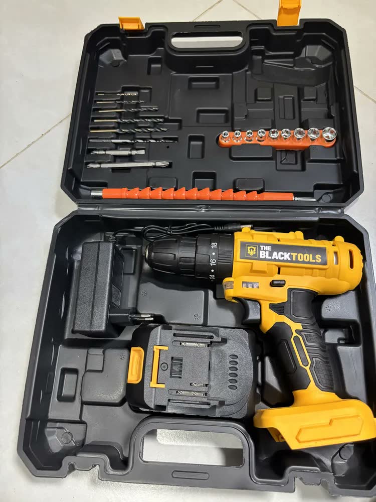 foto de Furadeira E Parafusadeira De Impacto Sem Fio A Bateria 21v 3/8 Com Maleta E Acessorios Tb-21pzw The Black Tools