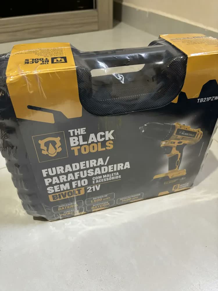 foto de Furadeira E Parafusadeira De Impacto Sem Fio A Bateria 21v 3/8 Com Maleta E Acessorios Tb-21pzw The Black Tools