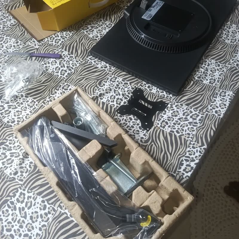 foto de Suporte Ergonômico Articulado De Mesa Para Monitor Tela 14