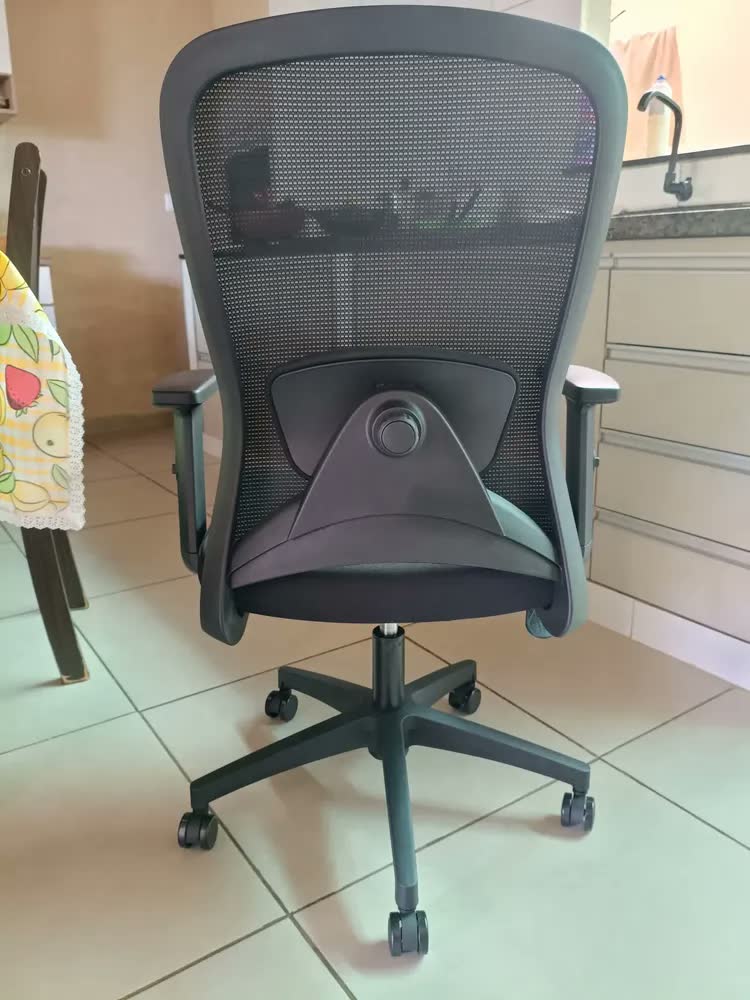 foto de Cadeira De Escritório Ergonômica Efa Marquesa Preta Cor Preto Material do estofamento Mesh
