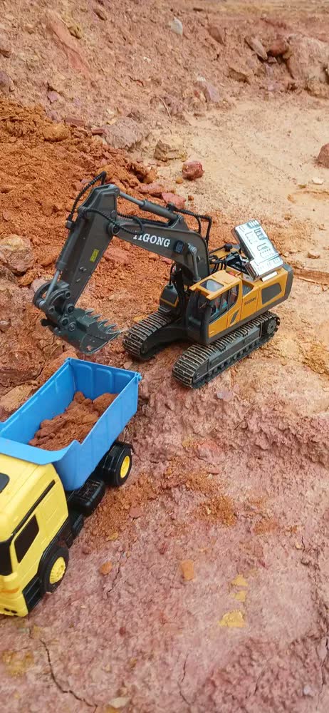 foto de Camewin CW-MASSIVE-990 Retroescavadeira Elétrica 9 Funções Controle Remoto Premium Cor Amarelo