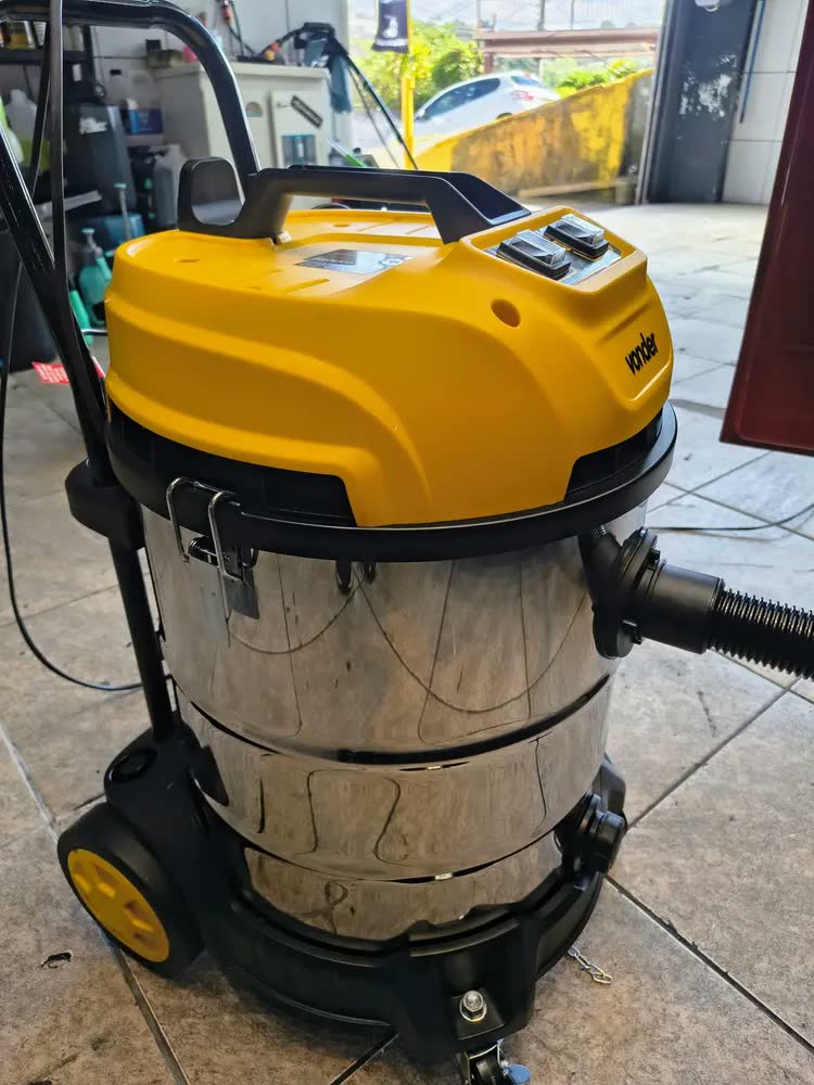 foto de Aspirador De Pó Profissional 2.400w 60 Litros Apv 2460 Vonder