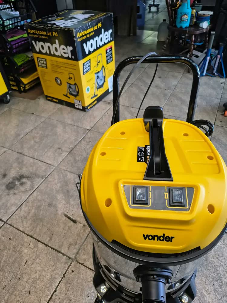 foto de Aspirador De Pó Profissional 2.400w 60 Litros Apv 2460 Vonder