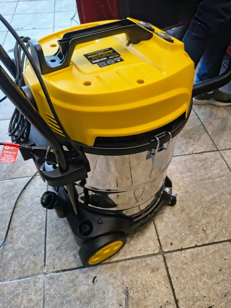 foto de Aspirador De Pó Profissional 2.400w 60 Litros Apv 2460 Vonder