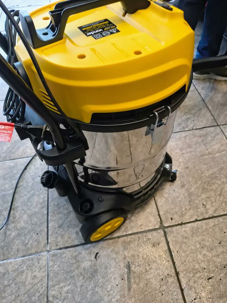 foto de Aspirador De Pó Profissional 2.400w 60 Litros Apv 2460 Vonder