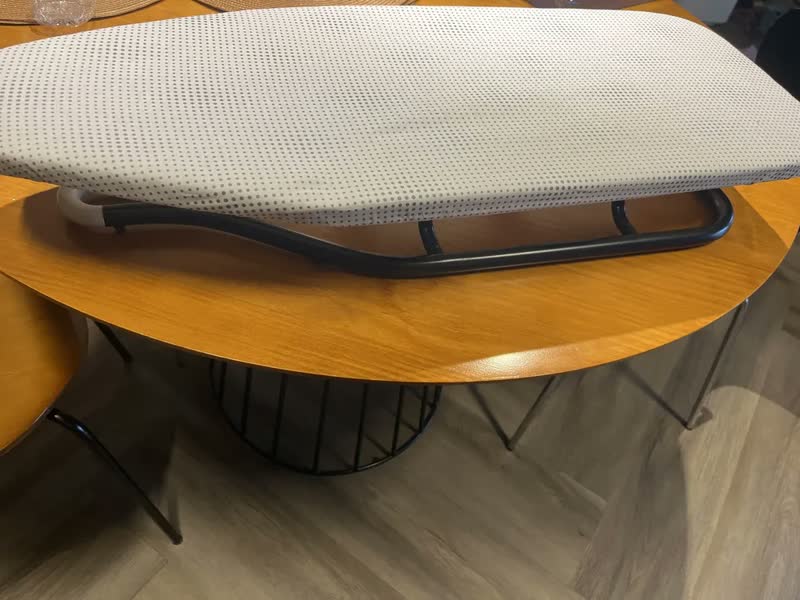 foto de Tábua De Passar Compacta Ou Flow Praticidade E Estilo Cor Cinza-claro Padrão