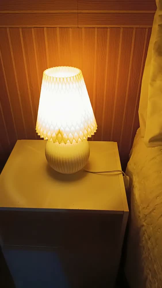 foto de Abajur Luminária Moderna De Mesa Quarto Sala Com Lâmpada Cúpula Off-white Estrutura Branco