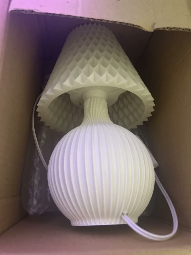 foto de Abajur Luminária Moderna De Mesa Quarto Sala Com Lâmpada Cúpula Off-white Estrutura Branco