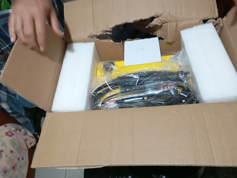 foto de Máquina Inversora De Solda Sinérgica Start FLUX MIG 200A Amarelo