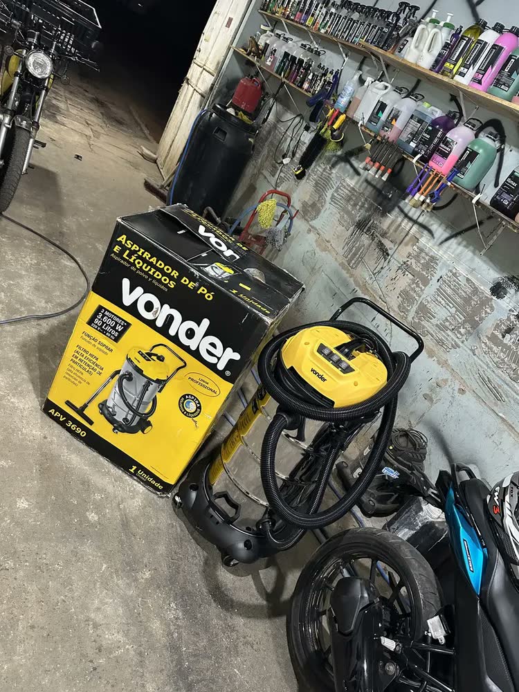 foto de Aspirador De Pó E Líquidos 3.600w Apv 3690 Vonder Amarelo