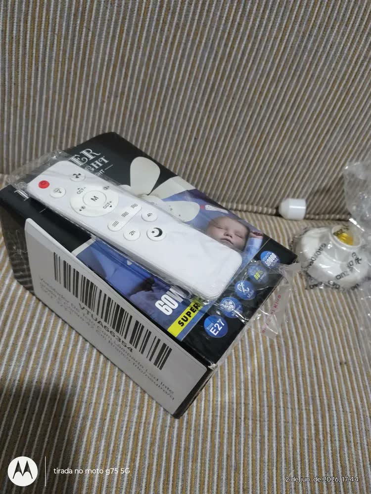 foto de Ventilador de Teto Led 42cm Branco Controle Remoto Bivolt Silencioso