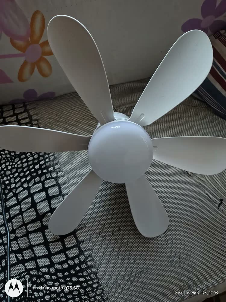 foto de Ventilador de Teto Led 42cm Branco Controle Remoto Bivolt Silencioso