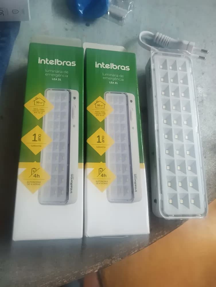 foto de Luminária De Emergência 30 Leds Lea 31 Intelbras Cor Branco